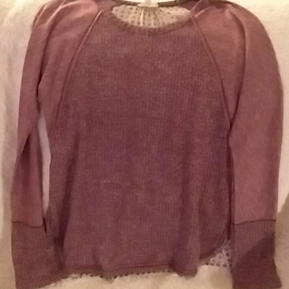 Hem & Threads Top